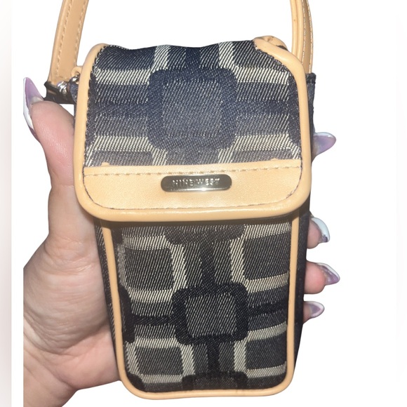 Nine West Vintage Y2K Cell Phone Wristlet Organizer - Geometric Print - Picture 6 of 9